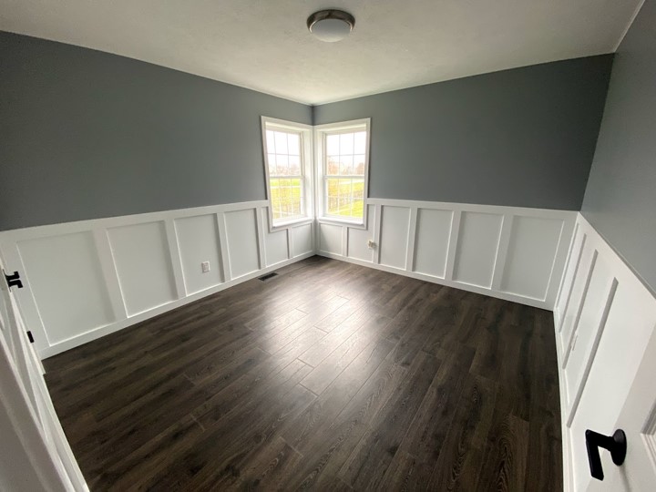 Wainscoting room
